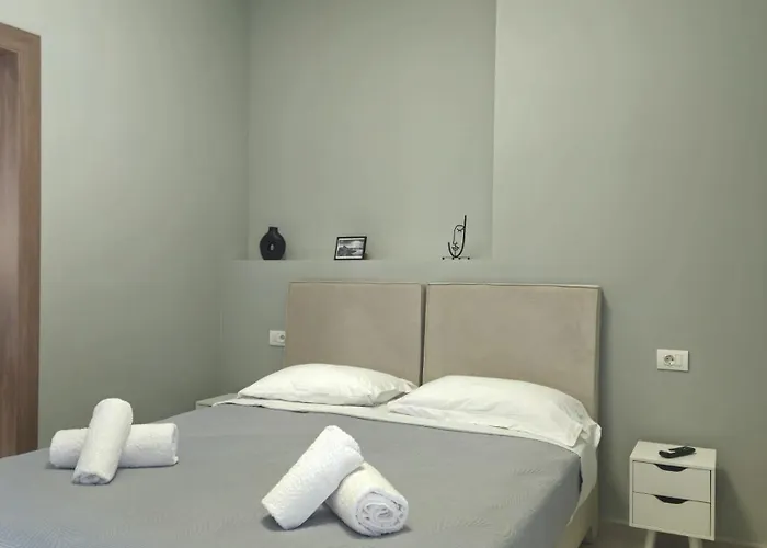 Lägenhet House Plitra